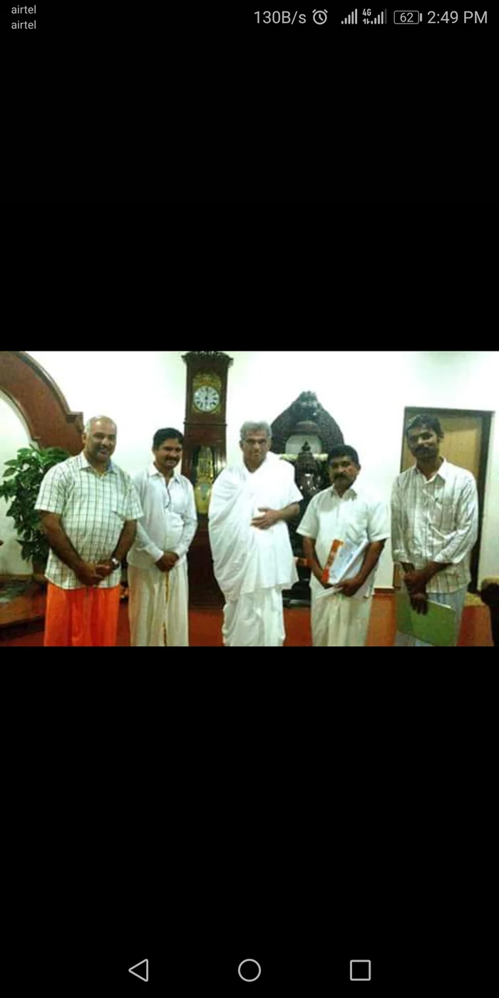 Felicitation ceremony featuring the Marikamba atelier